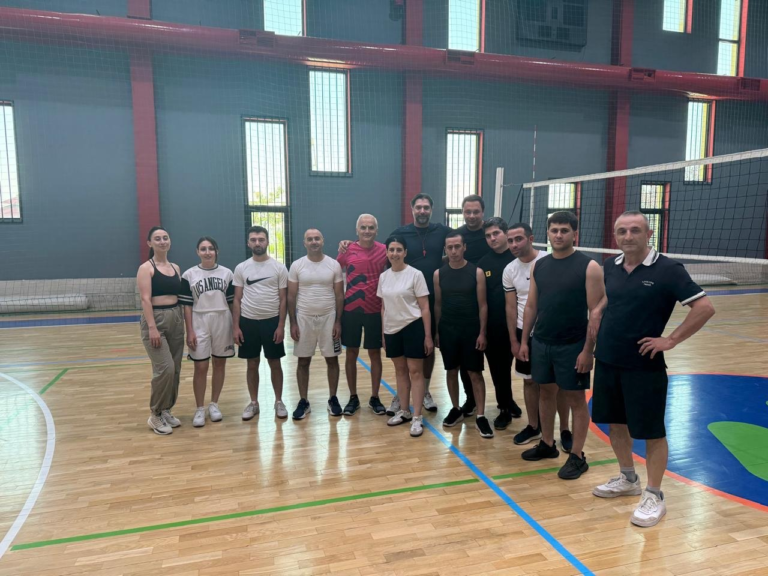 Պալատի սպորտային խաղերի մեկնարկը. առաջին վոլեյբոլի խաղը կայացավ